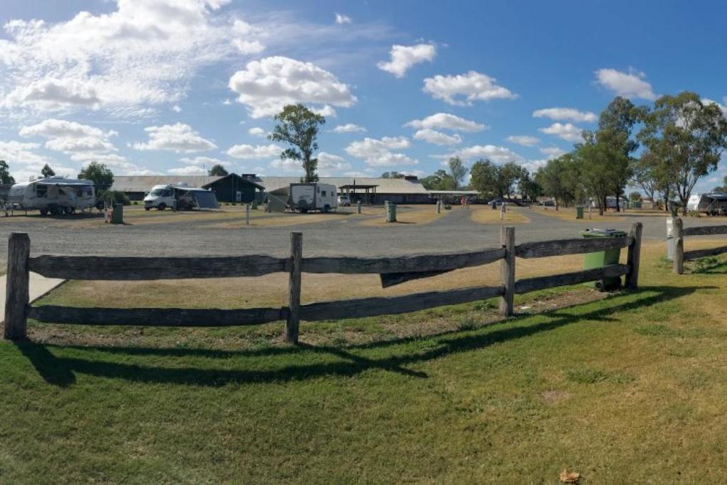 The Woolshed At Jondaryan Hotel Buitenkant foto